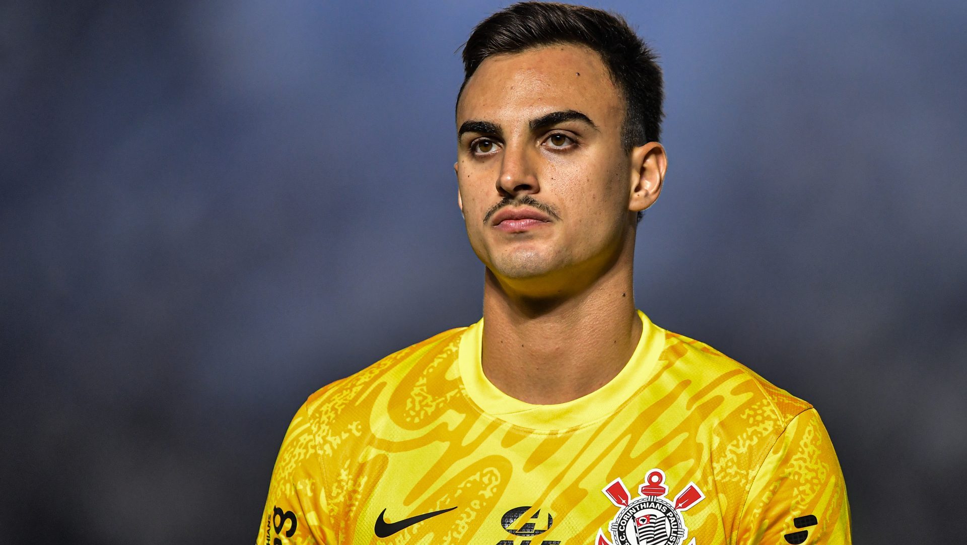 Matheus Donelli foi reprovado pela torcida do Corinthians - Foto: Thiago Ribeiro/AGIF.