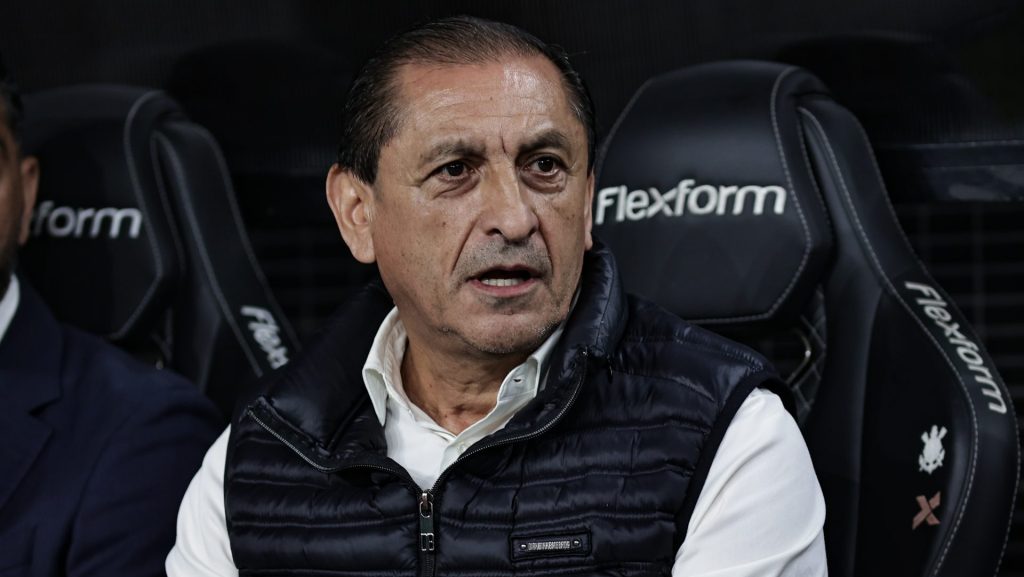 Ramón Díaz caiu - Foto: Fabio Giannelli/AGIF.