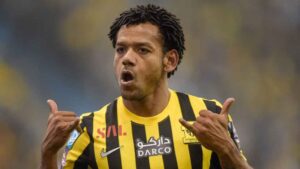Romarinho, quando atuava pelo Al Ittihad, comemorando o gol marcado em janeiro de 2023 Khalid Alhaj/MB Media/Getty Images
