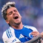 Fagner em ação com a camisa do Cruzeiro. Foto: Alessandra Torrer/ AGIF