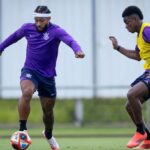 Memphis e Félix Torres em treino do Corinthians. Foto: Rodrigo Coca