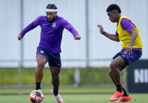 Memphis e Félix Torres em treino do Corinthians. Foto: Rodrigo Coca