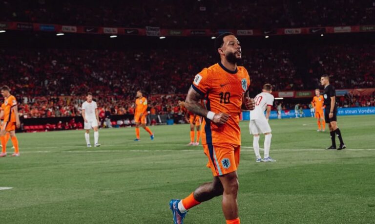 Memphis Depay brilha com a Holanda. Foto: DIVULGAÇÃO.