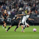 Corinthians vence o Galo na Neo Química Arena. Foto: Jose Amaral/ AGIF