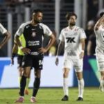 Corinthians é derrotado fora de casa para o Santos. Foto: Miguel Schincario/ Getty Images