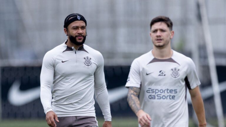 Memphis e Rodrigo Garro no treino do Corinthians. Foto: Rodrigo Coca