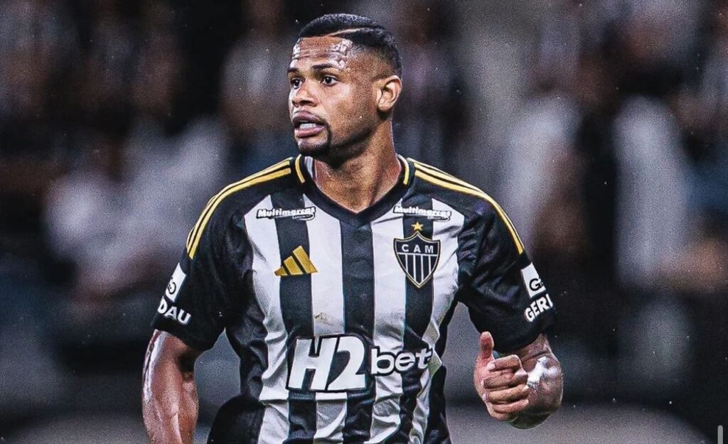 Junior Santos em ação com a camisa do Galo. Foto: Arquivo Pessoal.