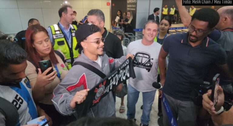 Kaio Cesar desembarca no Brasil para assinar com o Corinthians. Créditos na Imagem.