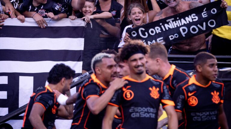Corinthians vence a Ponte Preta por 3x0. Foto: Rodrigo Coca