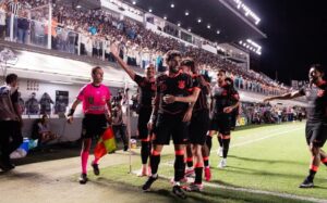 Corinthians e Santos ficam no empate por 1x1 na Vila Belmiro. Foto: Wanderson Oliveira/PxImages/GazetaPress