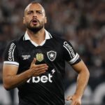 Arthur Cabral em ação pelo Botafogo. Foto: Vitor Silva