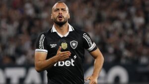 Arthur Cabral em ação pelo Botafogo. Foto: Vitor Silva