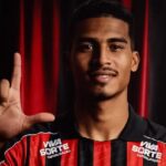 Atacante recusa o Corinthians para assinar com o Vitória. Foto: EC Vitória