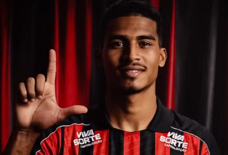 Atacante recusa o Corinthians para assinar com o Vitória. Foto: EC Vitória