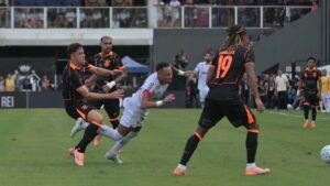 Santos e Corinthians ficam no empate na Vila Belmiro. Foto: Jota Erre/ AGIF