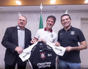 Diniz é oficialmente apresentado no Corinthians. Foto: Rodrigo Coca