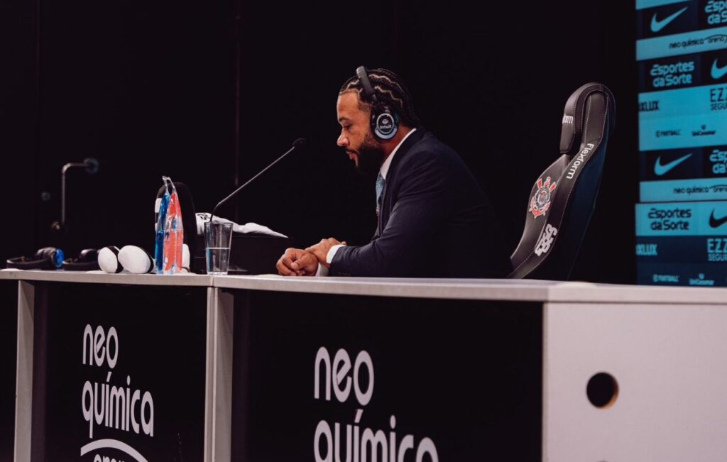 msa Memphis Depay, astro do Corinthians. Foto: Fabio Giannelli/ AGIF