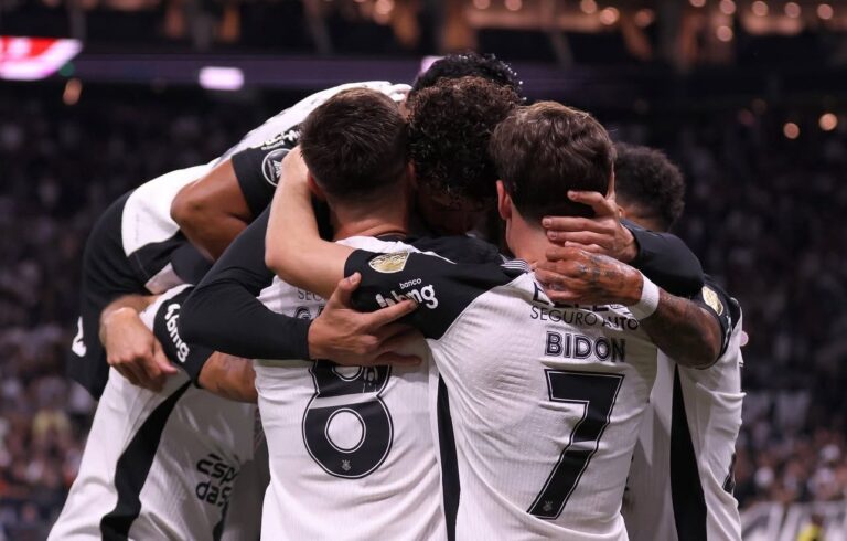 Corinthians vence o Penãrol por 2x0. Foto: Rodrigo Coca.